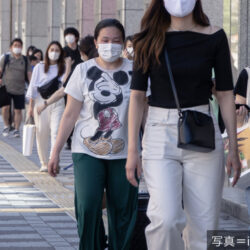 【驚愕】日本人、マスクを外さない人が一定数残る。なんでお前ら外さないの！？